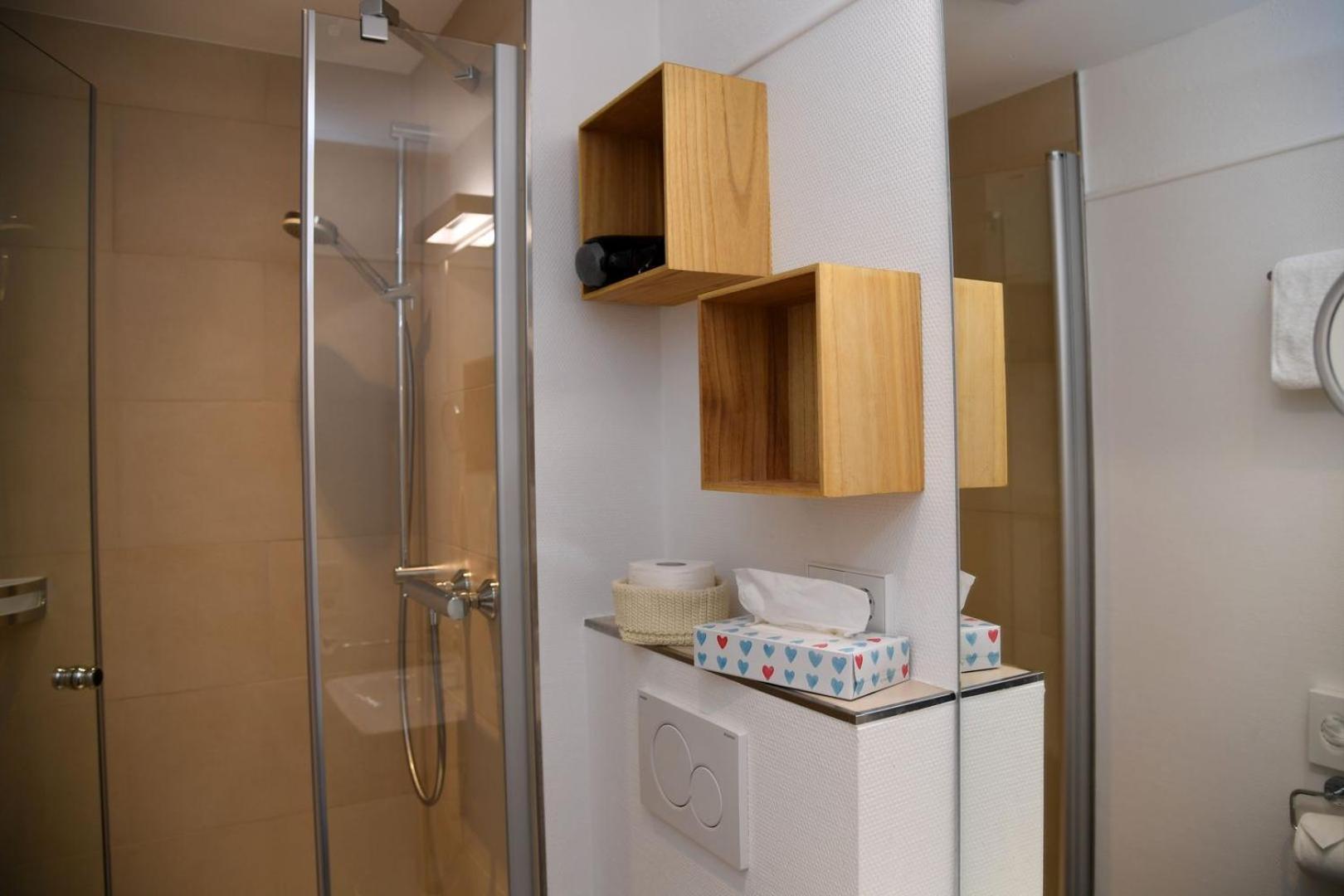 Strandhotel Seehof ユーバーリンゲン エクステリア 写真